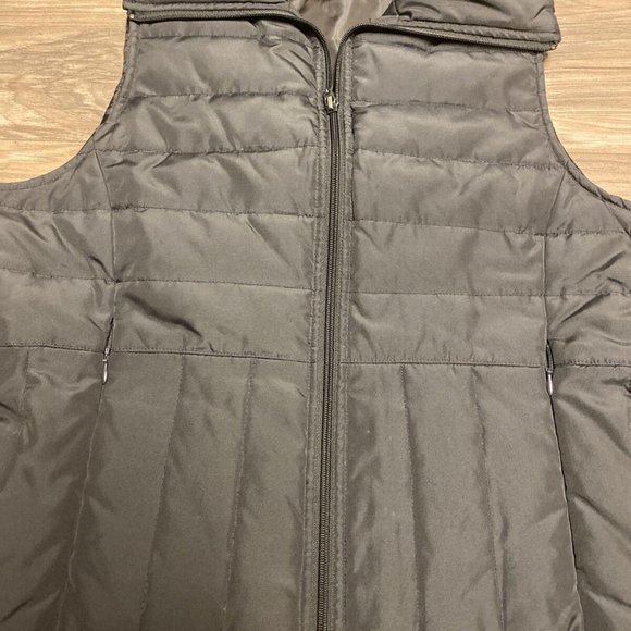 Kenneth Cole Reaction Down Puffer Vest Womens SZ M Zippered Front Pockets - Picture 3 of 3